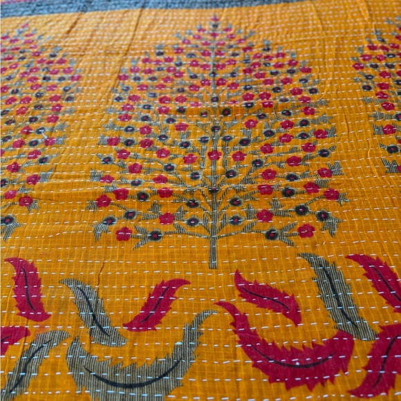 Kantha quilt in vibrant colors. Handmade from saris in India 7 ft x 4 ft. Boho - Picture 2 of 3